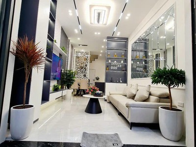Đội Cấn 40m2 x Mặt tiền 3.5M - Trước nhà thoáng sáng - Ngõ nông, gần phố - Full nội thất. 0