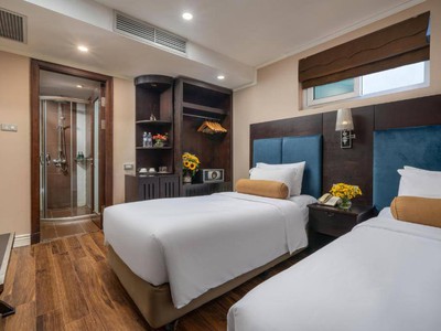 Bán khách sạn mặt phố hàng bông, 171m2, 10 tầng 1 hầm thang máy, mặt tiền 5.1m, 168 tỷ, kinh doanh 3