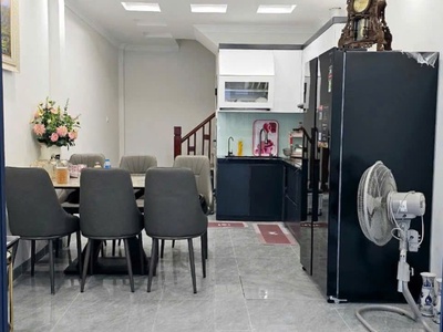 Chủ cần bán gấp nhà bát khối - cạnh cầu vĩnh tuy - 38m2 - ô tô đỗ cổng - giá hơn 5 tỷ 1