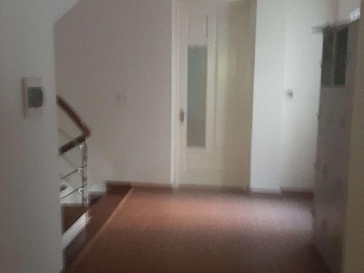 Cho thuê căn nhà ngõ 39 Phố Phạm Tuấn Tài - Dt 70m2 x 5 tầng, Mặt tiền 5m, đường ô tô tránh nhau 2