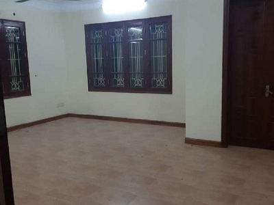 Cho thuê căn nhà ngõ 39 Phố Phạm Tuấn Tài - Dt 70m2 x 5 tầng, Mặt tiền 5m, đường ô tô tránh nhau 4