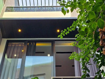 Bán nhà trung tâm cầu giấy   40m2 x 4 tầng   giá chỉ 8 tỷ 300. 0