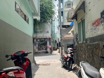 Nhà góc 2 tầng sát mt phan văn trị p2q5. giá 6.5 tỷ tl 4