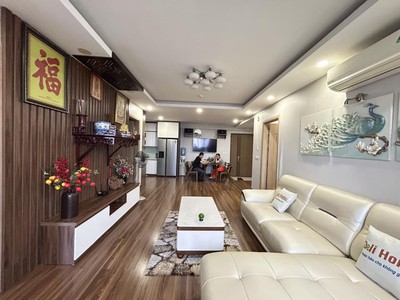 Nhà mặt phố đội nhân ba đình, 4tầng x102m2 mt 7m chỉ 50 tỷ-phố vip kinh doanh 0