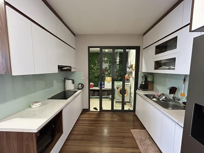 Nhà mặt phố đội nhân ba đình, 4tầng x102m2 mt 7m chỉ 50 tỷ-phố vip kinh doanh 4