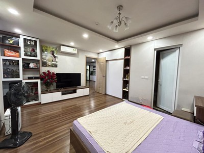 Nhà mặt phố đội nhân ba đình, 4tầng x102m2 mt 7m chỉ 50 tỷ-phố vip kinh doanh 3