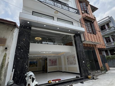 Bán nhà long biên 75m x 6 tầng thang máy mt 6.1m gara ô tô giá 15.6 tỷ. 0