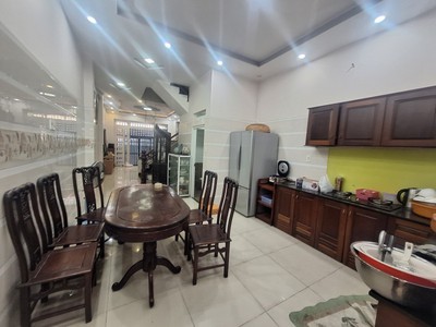 Bán nhà 4 tầng, 60m , 4pn, 3wc, q.9, 6.4 tỷ, sổ hồng 2
