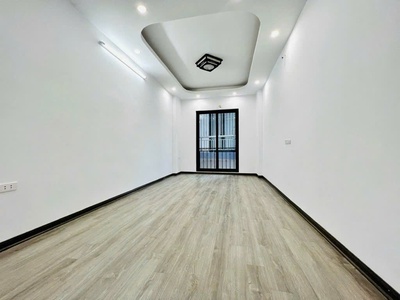 Bán nhà 5 tầng 3 phòng ngủ -thượng thanh- long biên - 33m  - giá 6.250 tỷ - sổ đỏ ,  sổ đỏ chính chủ 0