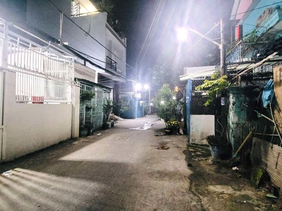 Giá sâu 2 tỷ   nhà 80m  - 4 phòng trọ thu 12tr/th   hẻm xe hơi ql13   hiệp bình phước 0