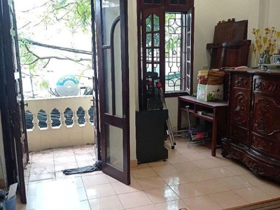 Cho thuê nhà phố vĩnh tuy 40m2 x 4 tầng, 4 ngủ, 13 triệu kd, kết hợp ở gia đình 2