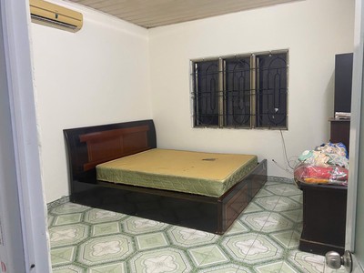 Cho thuê căn hộ tập thể phố cát linh, dtsd 75m2, 3 ngủ, 7 triệu ở hộ gia đình  có thương lượng 2