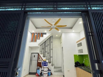 Cho thuê nhà nguyên căn phố chùa bộc, 5 tầng x 25m2, 3 ngủ khép kín, 14 triệu 0
