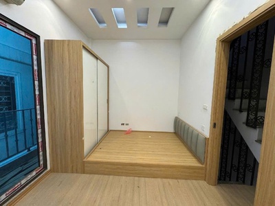 Cho thuê nhà nguyên căn phố chùa bộc, 5 tầng x 25m2, 3 ngủ khép kín, 14 triệu 4