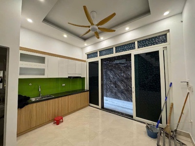 Cho thuê nhà nguyên căn phố chùa bộc, 5 tầng x 25m2, 3 ngủ khép kín, 14 triệu 1