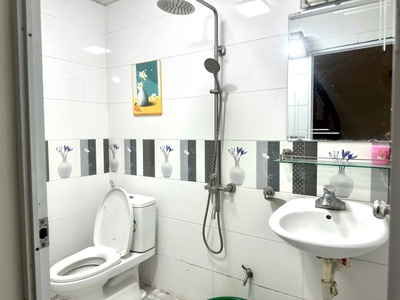 Cho thuê nhà ngõ phương canh, 10 mét ra ô tô 45m2 x 5 tầng, 3 ngủ, 9.5 triệu  có t,lượng 4