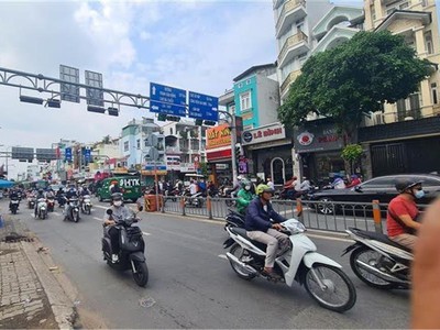 Bán chdv 26 phòng - dòng tiền  khủng 170tr/ tháng - ngang 10.5m - hẻm  xe hơi ngay đh văn lang, đh 0