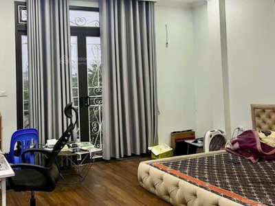 Cần bán nhà ở ngay, thiết kề 4 tầng, ô tô, sát ngay ngã 3 ngọc hồi dt hơn 47m, chỉ 7.2 tỷ 1