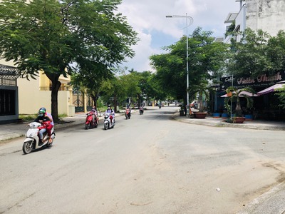 Bán đất nền  tại đông thủ thiêm, 110m2 , trước mặt kinh doanh 3