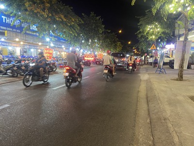 Bán nhà mặt tiền 6,5x12m giá 8,6 tỷ đường song hành 1
