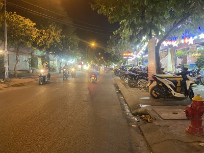 Bán nhà mặt tiền 6,5x12m giá 8,6 tỷ đường song hành 0