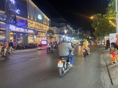 Bán nhà mặt tiền 6,5x12m giá 8,6 tỷ đường song hành 2