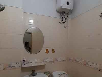 Cho thuê nhà riêng trong ngõ cực nông Lương Khánh Thiện , Ngô Quyền . Ô tô đỗ cửa 3