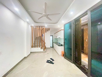 Bán nhà dương quảng hàm 40m, 6 tầng, thang máy, gần ôtô, giá 8.5 tỷ 1