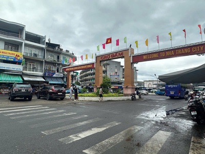 Chính chủ cần bán gấp căn nhà cách chợ đầm 30m gần trung tâm thương mại  tp nha trang -tỉnh khánh 3