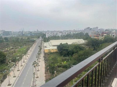 Bán đất mặt phố ngọc thụy 75m,có sẵn nhà cấp 4,mtien 4m,giá đầu tư siêu tốt 12.9 tỷ 2