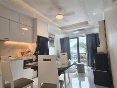 Bán nhà đức giang 40m,6 tầng,thang máy,nở hậu,ngõ thông,ôtô tránh,vỉa hè,kdoanh,11.x tỷ 0