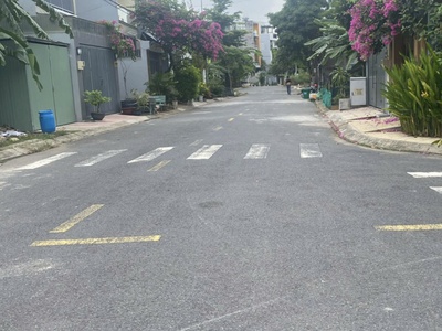 Bán đất phân lô đường bưng ông thoàn, phú hữu   ngang 5m, 100m2, giá 6.2 tỷ 2