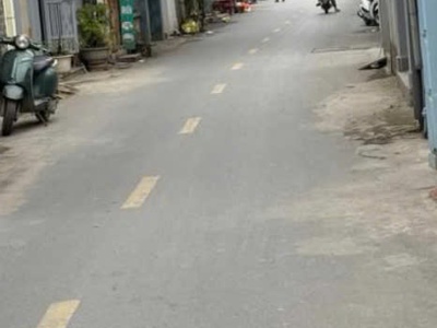 Cần bán nhà ở ngay, thiết kề 4 tầng, ô tô, sát ngay ngã 3 ngọc hồi dt hơn 47m, chỉ 7.2 tỷ 0