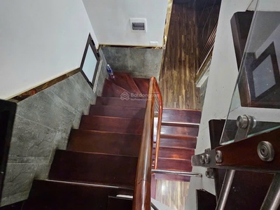 Chính chủ bán nhà ngõ 99 nguyễn chí thanh, ô tô tránh, đỗ trong nhà, có gara, 6 tầng, 10 phòng ngủ 2