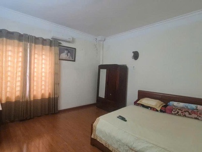Bán nhà thạch cầu, long biên 63m  mt 4m , oto ,kd, giá7,7ty . 3