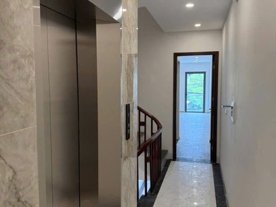 Bán nhà ngô gia tự, long biên, nhà mới, ngõ thông ô tô tránh, thang máy, full nội thất, 5 tầng. 0