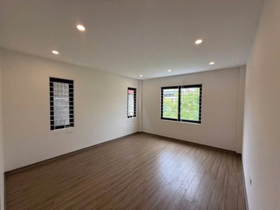 Bán nhà ngô gia tự, long biên, nhà mới, ngõ thông ô tô tránh, thang máy, full nội thất, 5 tầng. 2