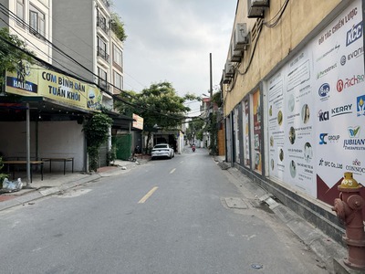 Mặt phố Mai Phúc: 34,5m2   20m2 lưu không, nhà cấp 4 kinh doanh sầm uất, gần chợ, chung cư lớn 2