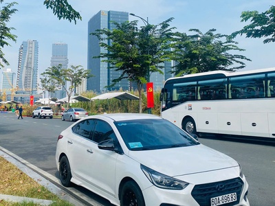 Chính chủ Cần bán xe 4 chỗ đẹp 0
