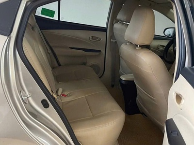 Gia đình cần bán xe Toyota vios 2