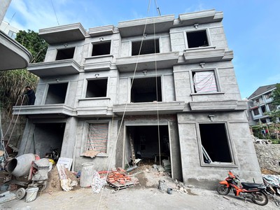 Bán Nhà 3 Tầng Ngõ 8 Bãi Muối,P.Cao Thắng. DT: 67.4m2 Oto Đỗ Cửa 1