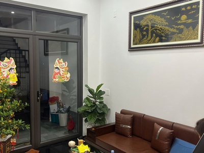  Hot  Bán nhà 3 tầng mới tinh phường đông vệ   còn thơm mùi sơn  1