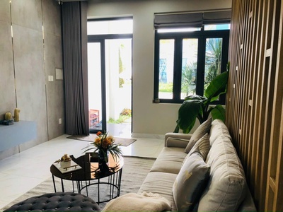 Bán nhà mặt tiền 2 tầng, sổ hồng riêng 2