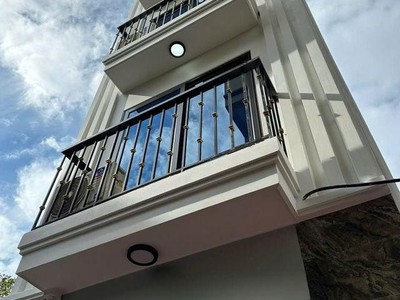 Bán nhà cổ nhuế - từ liêm- thang máy   lô góc, bê tông chắc chắn ở ngay nhỉnh 7 tỷ 4