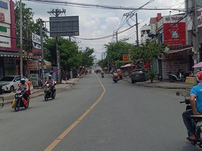Bán nhà mặt tiền tỉnh lộ 10   vị trí vàng ngay ngã tư bà hom   kinh doanh đỉnh cao   có kiot cho 0