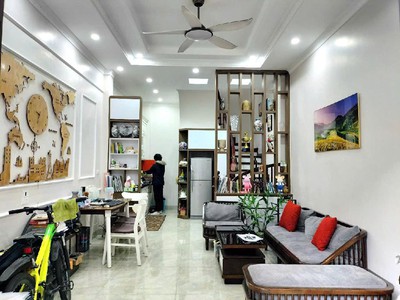 Bán nhà đẹp nguyễn văn cừ - long biên - ngõ thông - 7,95 tỷ  2