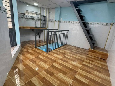 Bán gấp :   p. phú trung  âu cơ 1.5 tỷ tân phú hồ chí minh - nhỉnh 1 tỷ có hộ khẩu sài gòn - nhà 3 1