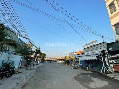 Có dòng tiền cho thuê   5 tỷ/ năm, nhà góc ngã tư- 2 mt lớn- vạn ninh, khánh hoà 2