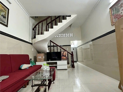 Bán gấp nhà   p tây thạnh  trường chinh  3 tỷ tân phú hồ chí minh  -1 trệt 1 lầu có ban công, hẻm 3