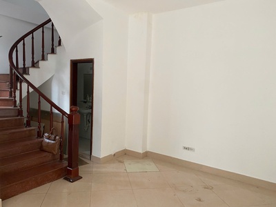 Chỉ 295 triệu/m có ngay nhà ngõ 62 ngọc hà view hồ 40 m 5 tầng mt 7.2m lô góc giá 11.8 tỷ 0878168006 4